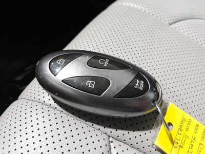 2024 Hyundai Elantra — photo 15 view
