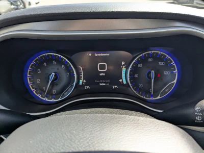2024 Chrysler Pacifica — photo 27 view
