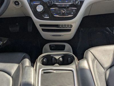 2024 Chrysler Pacifica — photo 18 view