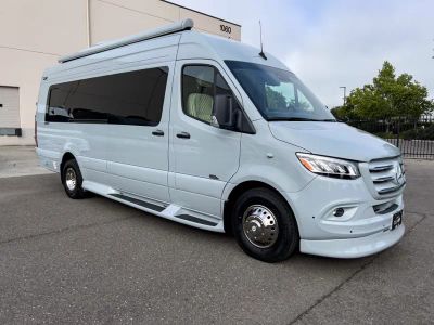 2026 Midwest Automotive Designs HERITAGE — front three-quarter view