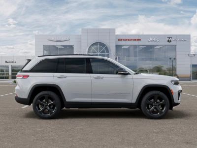2026 Jeep Grand Cherokee — photo 21 view
