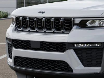 2026 Jeep Grand Cherokee — photo 11 view