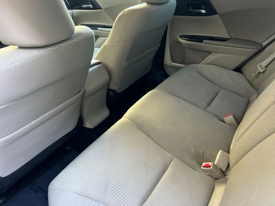 2017 Honda Accord - Photo 4