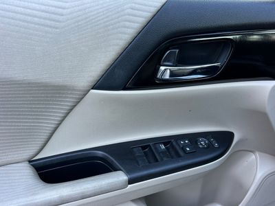 2017 Honda Accord - Photo 12