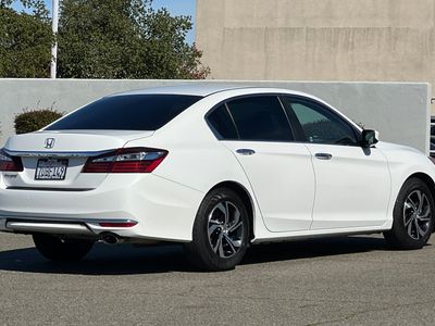 2017 Honda Accord - Photo 2