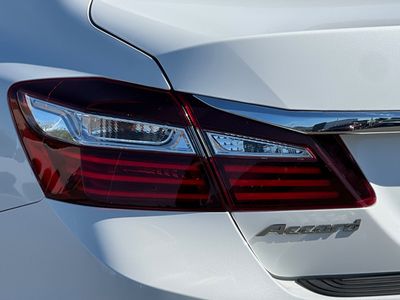 2017 Honda Accord - Photo 29