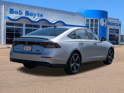 2026 Honda Accord Hybrid - Photo 5
