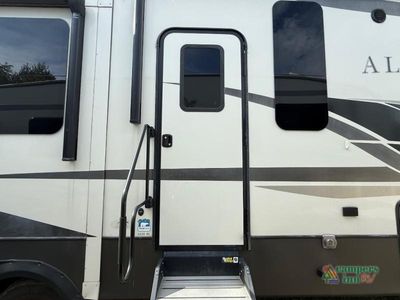 2021 Keystone RV Alpine — photo 8 view