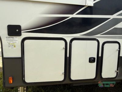 2021 Keystone RV Alpine — photo 12 view