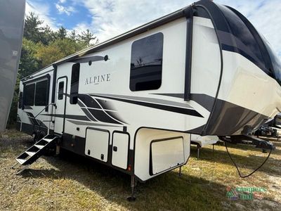 2021 Keystone RV Alpine — front three-quarter view