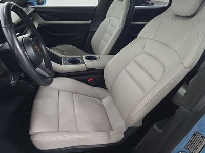 2020 Porsche Taycan - Photo 5