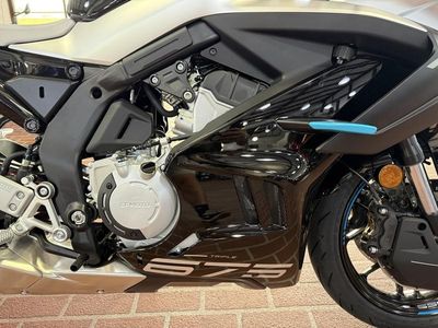 2026 CFMOTO 675SS - Photo 11