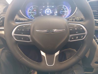 2023 Chrysler Pacifica - Photo 12