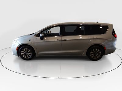 2023 Chrysler Pacifica - Photo 4