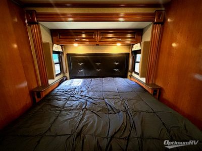2018 Fleetwood Bounder - Photo 12