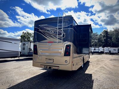 2018 Fleetwood Bounder - Photo 2