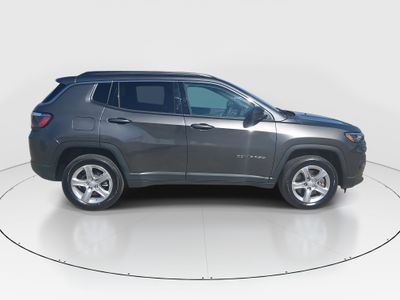 2024 Jeep Compass — photo 8 view