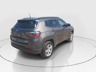 2024 Jeep Compass — photo 7 view