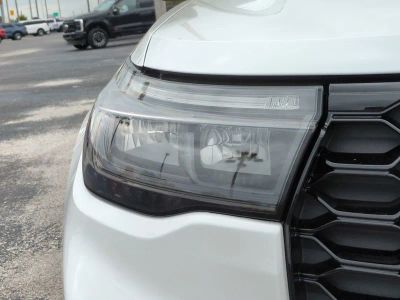 2026 Ford Explorer — photo 10 view