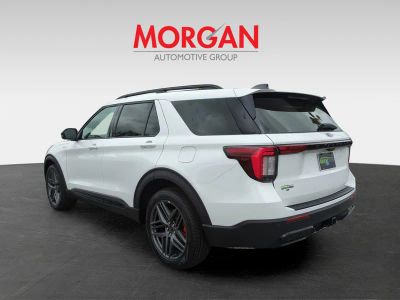 2026 Ford Explorer — photo 7 view
