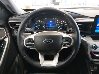 2023 Ford Explorer — photo 12 view