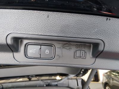 2023 Ford Explorer — photo 28 view