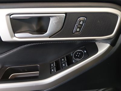 2023 Ford Explorer — photo 21 view