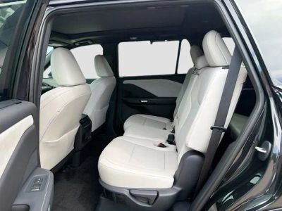 2025 Lexus TX — photo 23 view