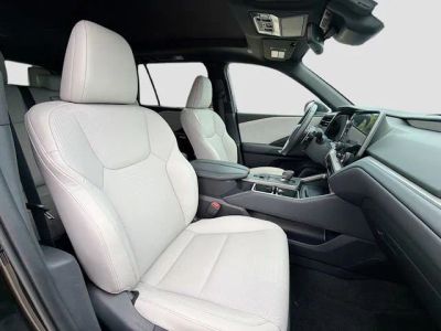 2025 Lexus TX — photo 16 view