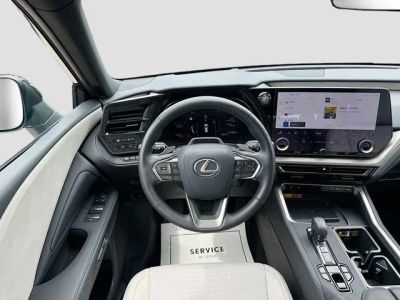 2025 Lexus TX — photo 18 view