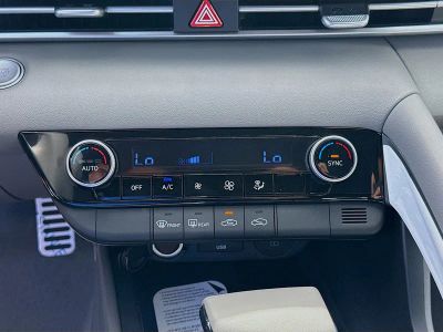 2026 Hyundai ELANTRA — photo 12 view