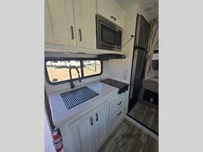 2026 Gulf Stream Conquest Class C - Photo 8
