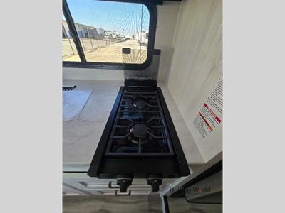 2026 Gulf Stream Conquest Class C - Photo 10
