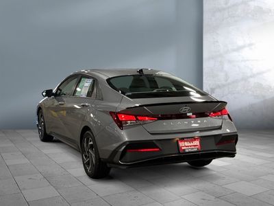 2025 Hyundai Elantra - Photo 7