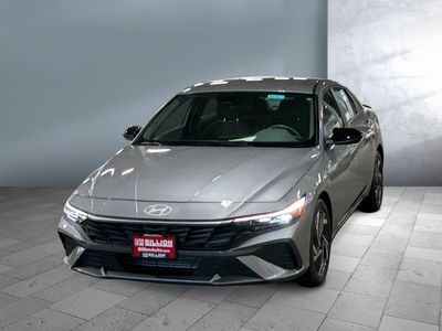 2025 Hyundai Elantra - Photo 2