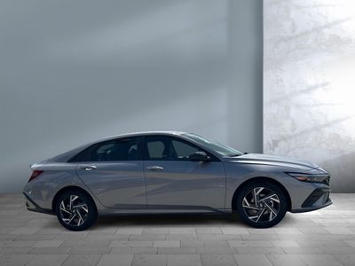 2025 Hyundai Elantra - Photo 13