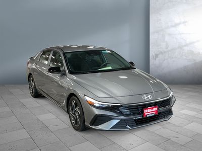 2025 Hyundai Elantra - Photo 15