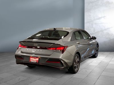 2025 Hyundai Elantra - Photo 11