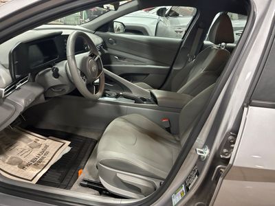 2025 Hyundai Elantra - Photo 18