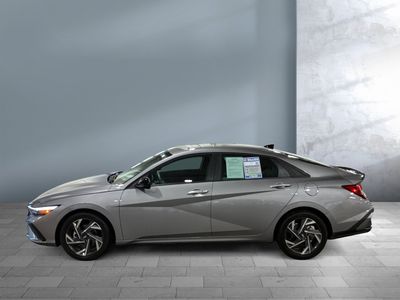 2025 Hyundai Elantra - Photo 6