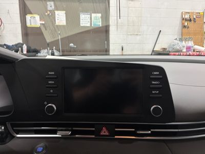 2025 Hyundai Elantra - Photo 22