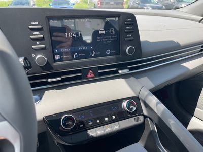 2025 Hyundai Elantra - Photo 21
