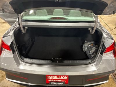 2025 Hyundai Elantra - Photo 34