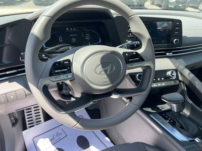 2025 Hyundai Elantra - Photo 24