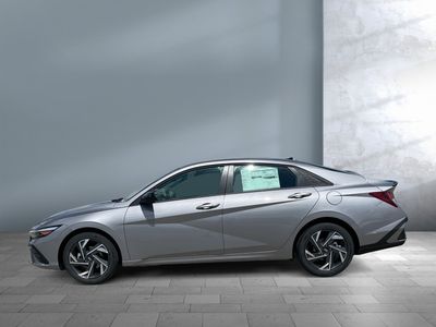 2025 Hyundai Elantra - Photo 5