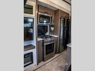2024 Palomino Columbus - Photo 33