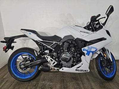 2026 Suzuki GSX-8R - Photo 8