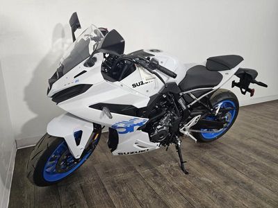 2026 Suzuki GSX-8R - Photo 3