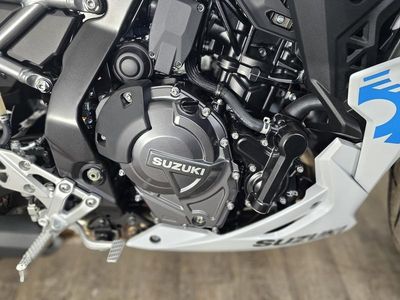 2026 Suzuki GSX-8R - Photo 14