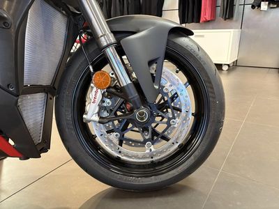 2026 Ducati Streetfighter V4 - Photo 10